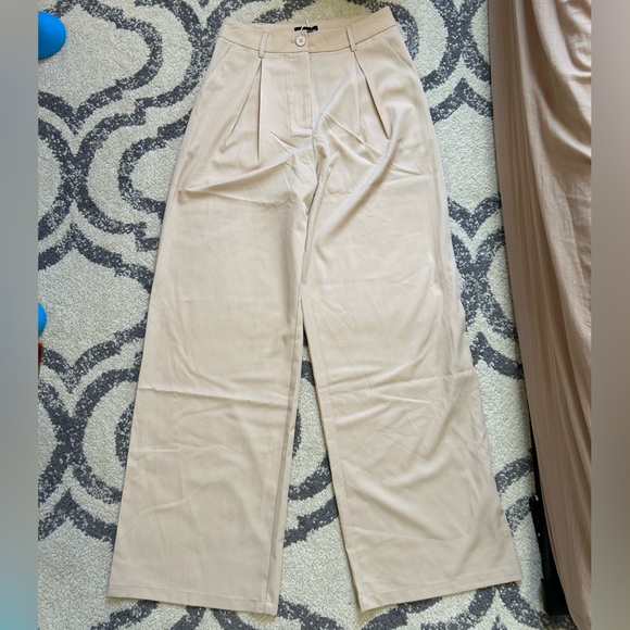 NWT PrettyLittleThing Natural Stone Floaty Tailored Wide Leg Trousers - Picture 6 of 10